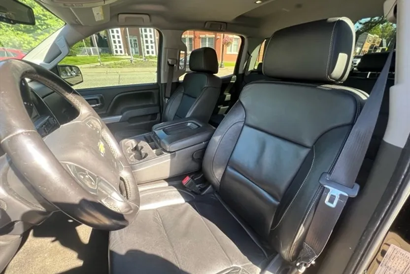 2016 Chevrolet Silverado 1500 LT photo 1