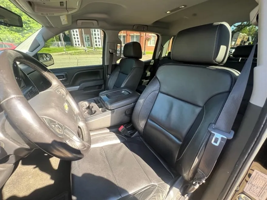 2016 Chevrolet Silverado 1500 LT photo 1