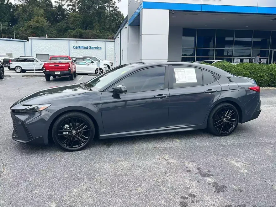 2025 Toyota Camry LE photo 1
