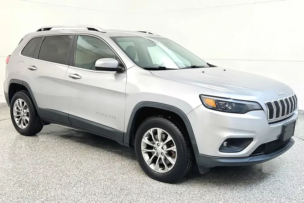 2019 Jeep Cherokee Latitude photo 1