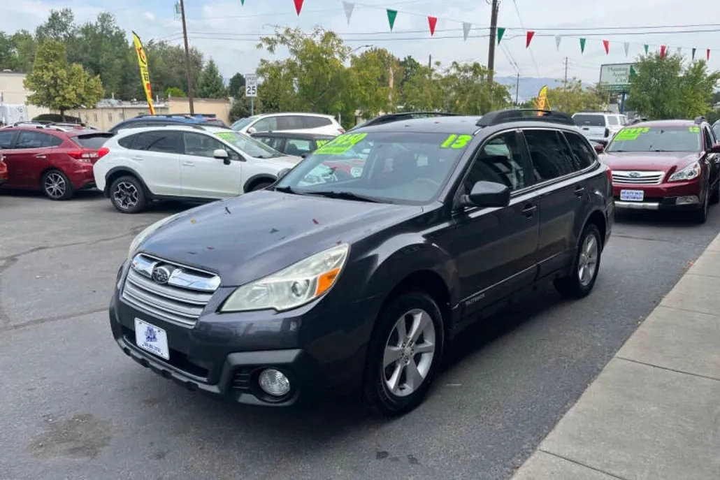 2013 Subaru Outback 2.5i Premium photo 1