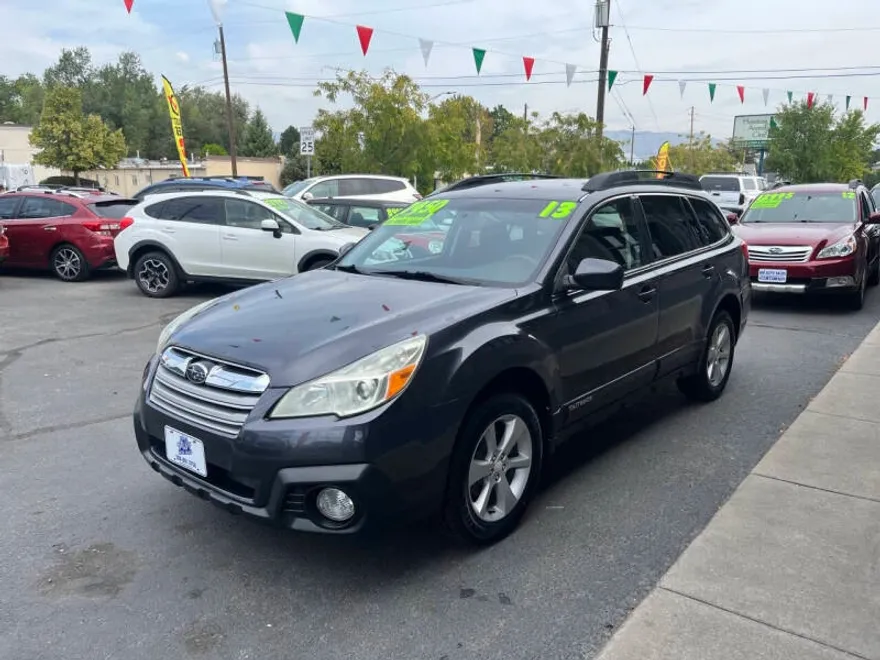 2013 Subaru Outback 2.5i Premium photo 1
