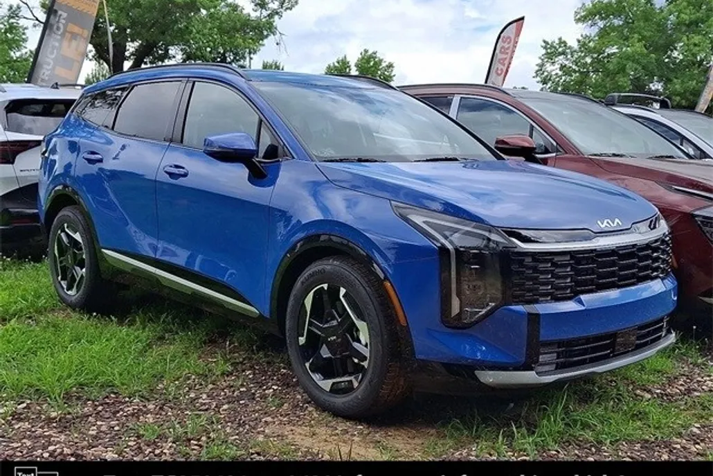 2026 Kia Sportage SX photo 1