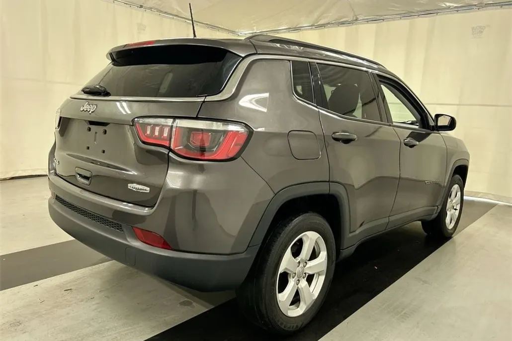 2018 Jeep Compass Latitude photo 1