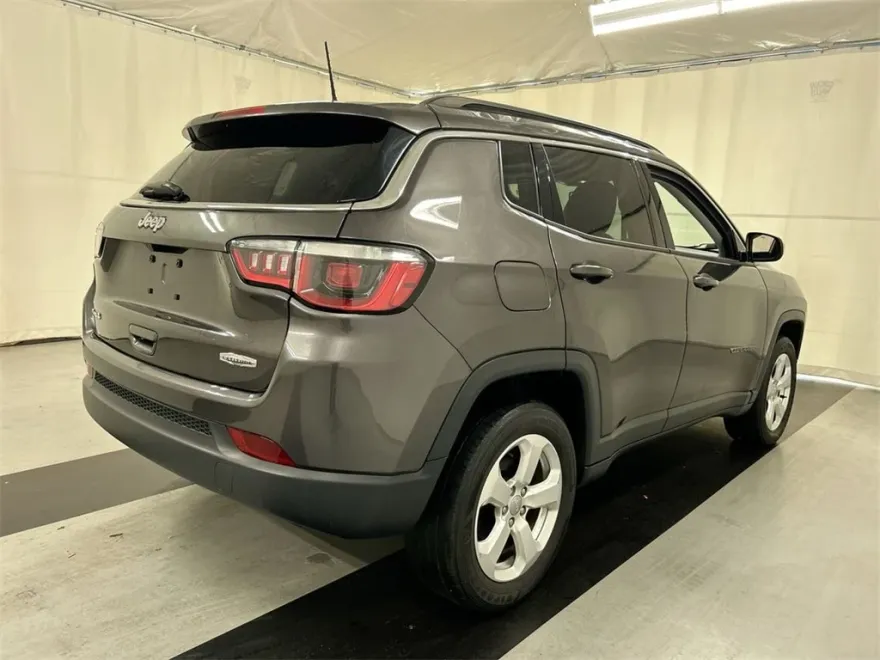 2018 Jeep Compass Latitude photo 1