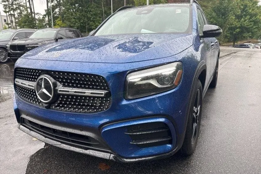 2025 Mercedes Benz GLB 250 4MATIC photo 1