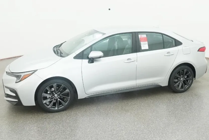 2025 Toyota Corolla SE photo 1