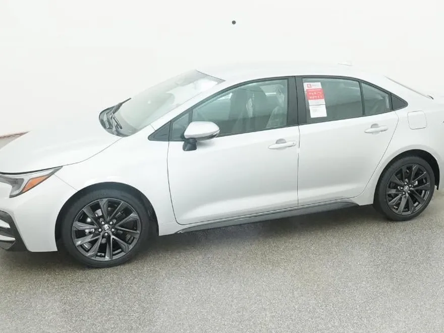 2025 Toyota Corolla SE photo 1