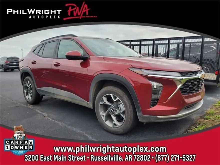 2025 Chevrolet Trax LT photo 1