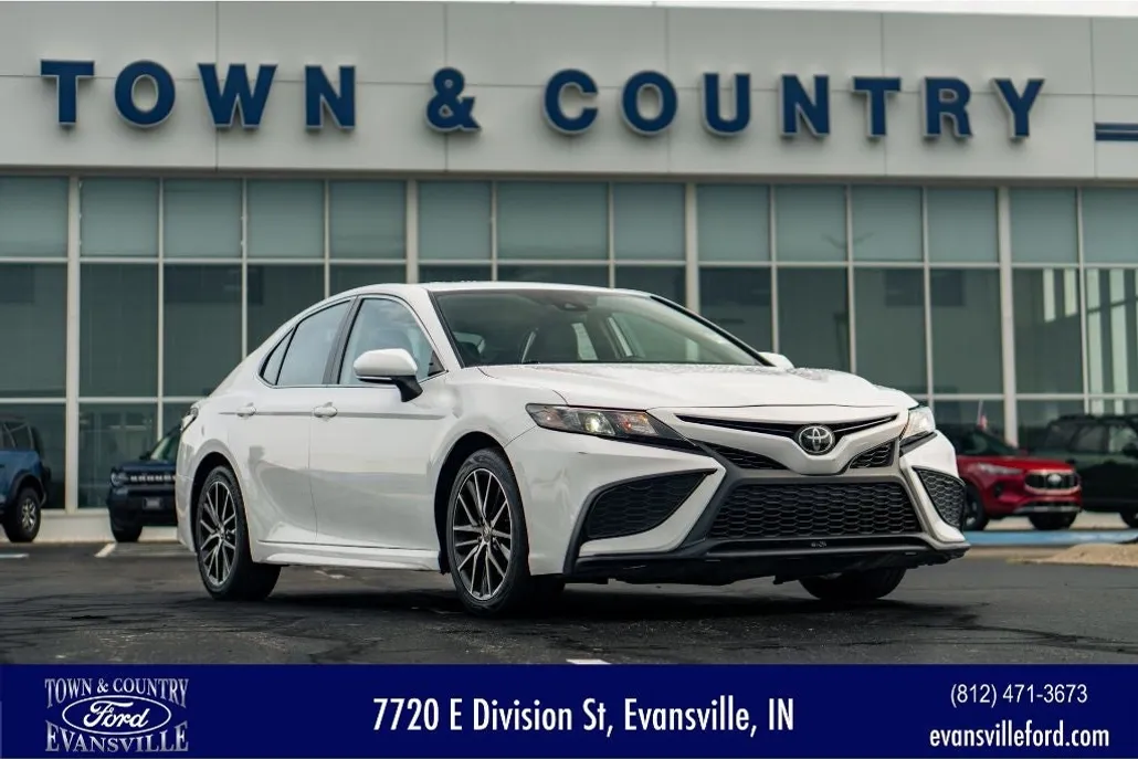 2023 Toyota Camry SE photo 1