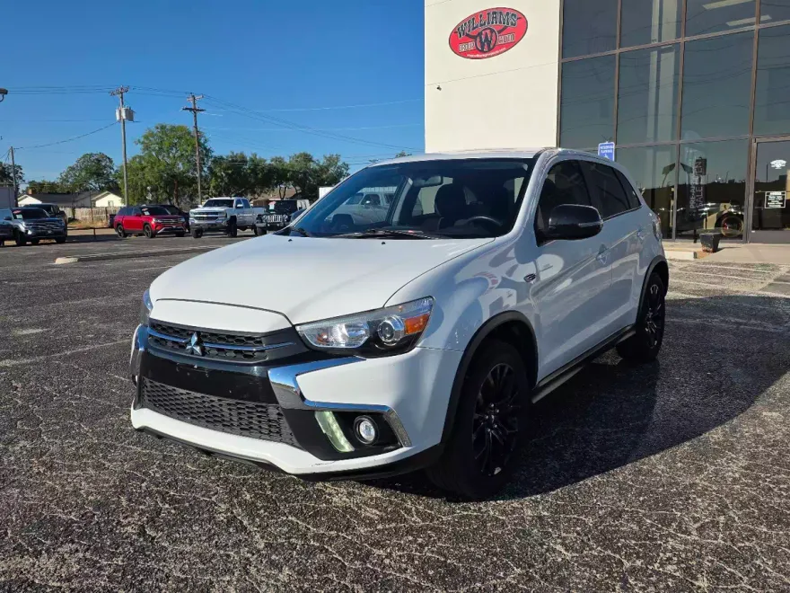 2019 Mitsubishi Outlander Sport ES photo 1