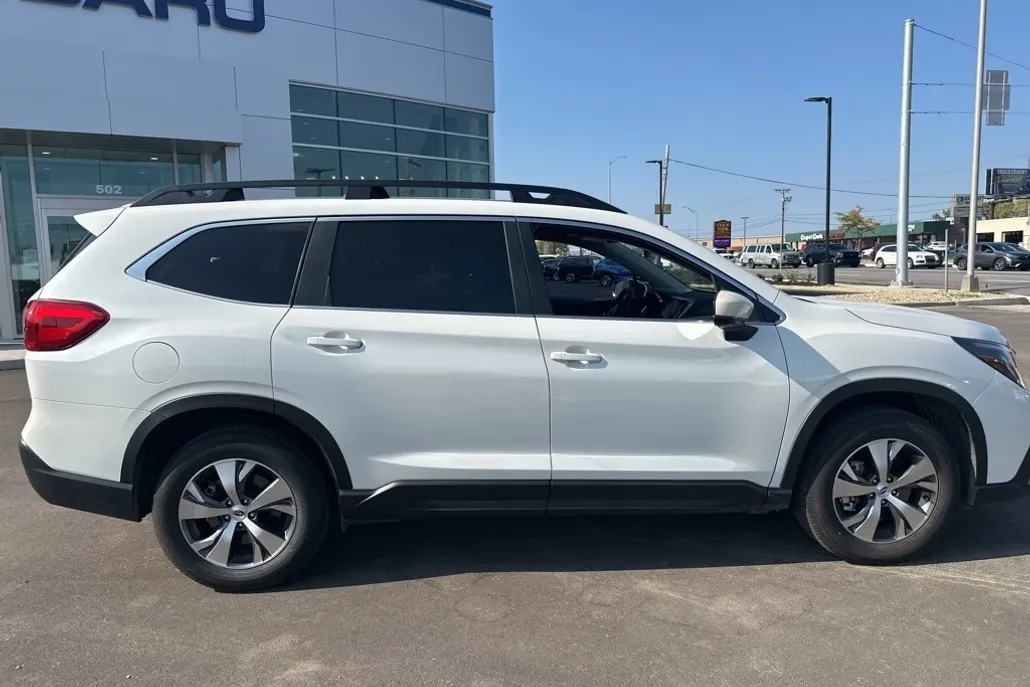 2025 Subaru Ascent Premium photo 1