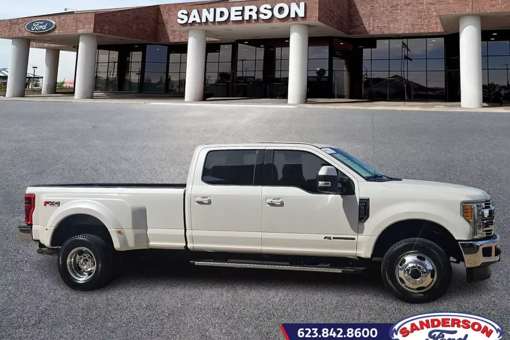 2017 Ford F-350 Lariat photo 1