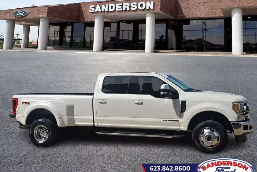 2017 Ford F-350 Lariat photo 1