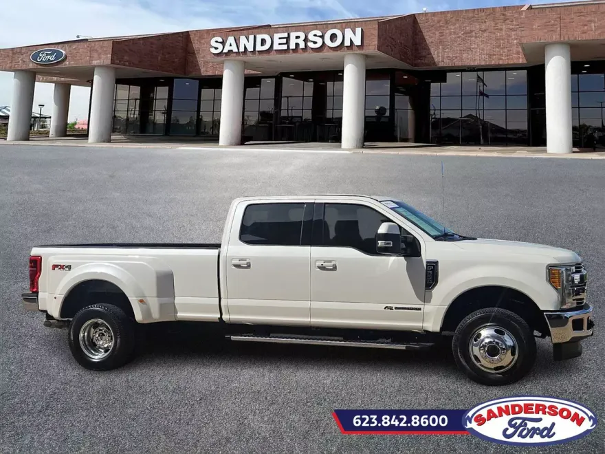 2017 Ford F-350 Lariat photo 1