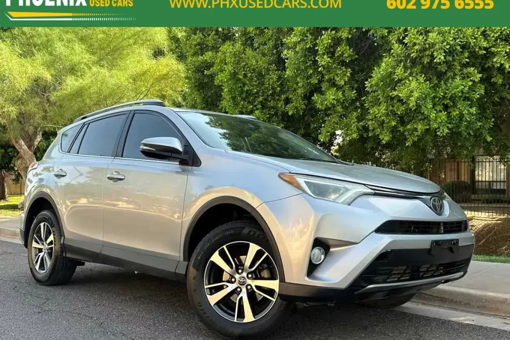 2018 Toyota RAV4 XLE photo 1