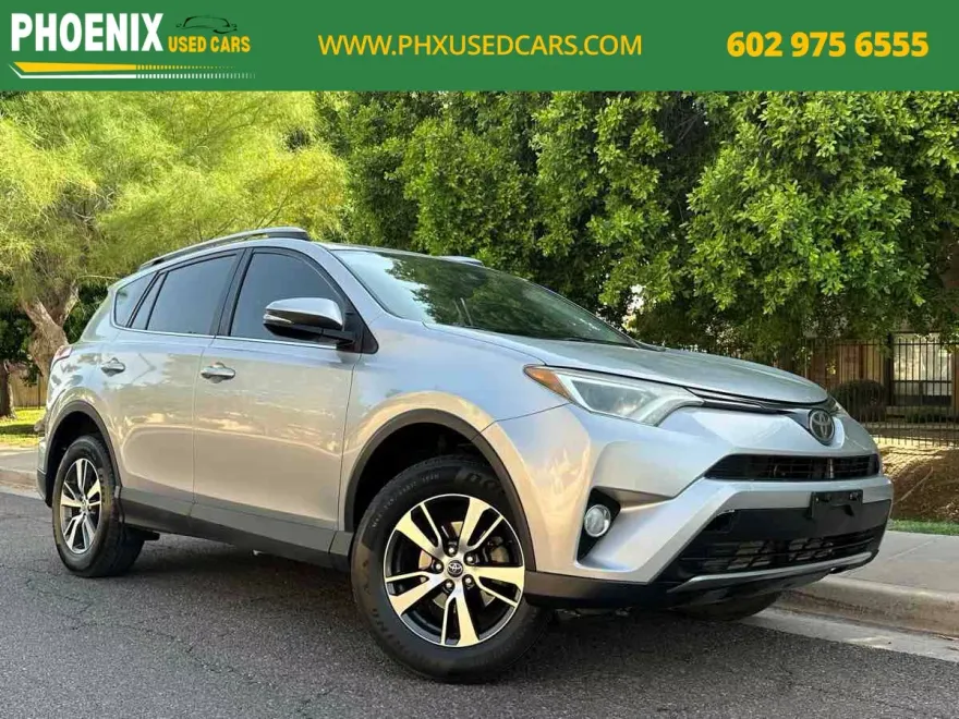 2018 Toyota RAV4 XLE photo 1