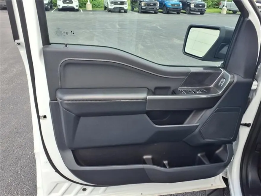 2023 Ford F-150 XLT photo 1