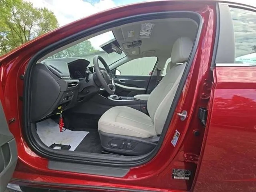 2023 Hyundai Sonata SEL photo 1