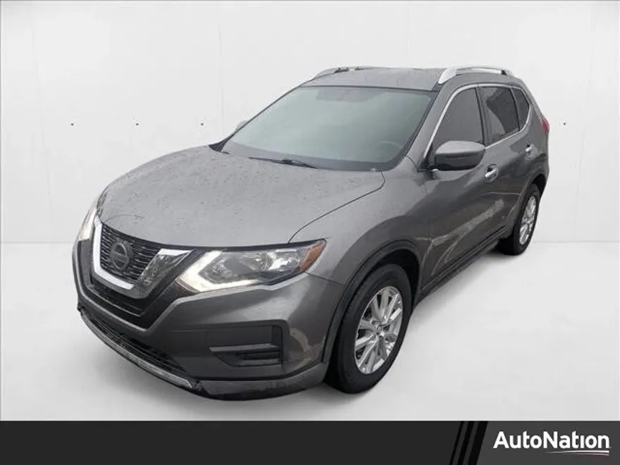 2018 Nissan Rogue SV photo 1
