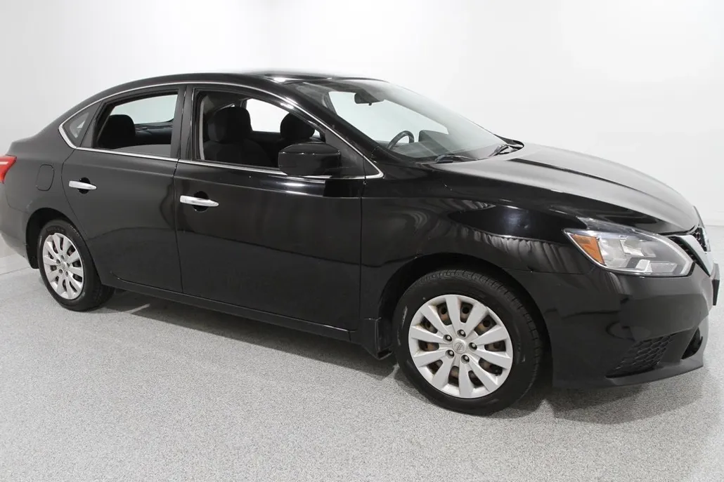 2018 Nissan Sentra S photo 1