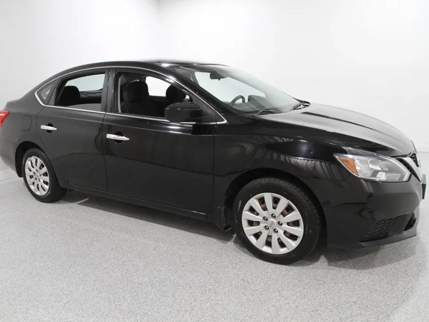 2018 Nissan Sentra S photo 1