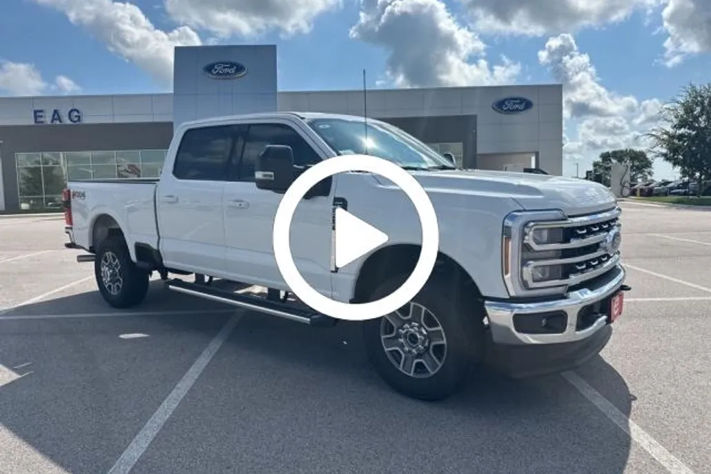 2026 Ford F-250 Lariat photo 1