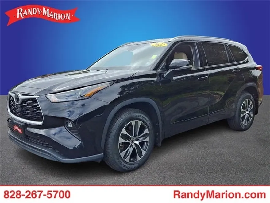 2022 Toyota Highlander XLE photo 1