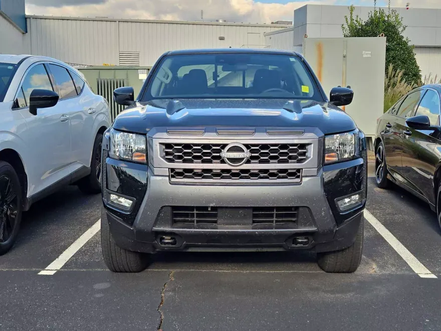 2025 Nissan Frontier SV photo 1