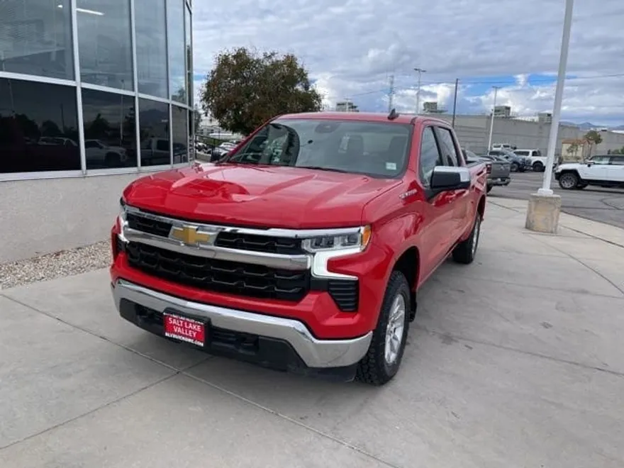 2024 Chevrolet Silverado 1500 LT photo 1
