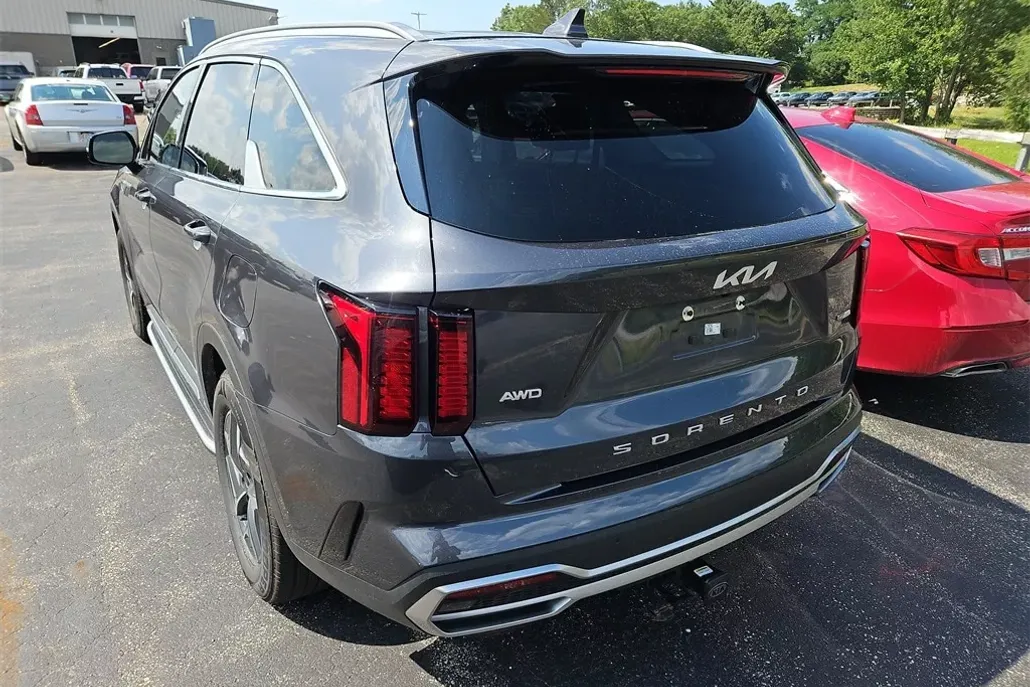 2022 Kia Sorento Hybrid S photo 1