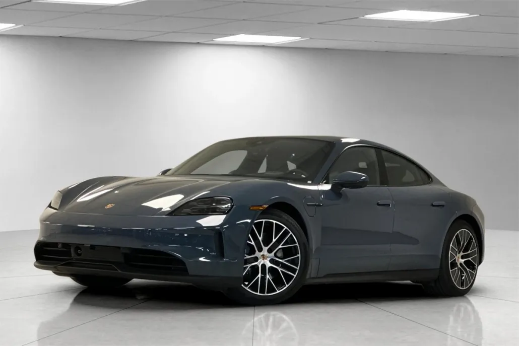 2025 Porsche Taycan 4 photo 1
