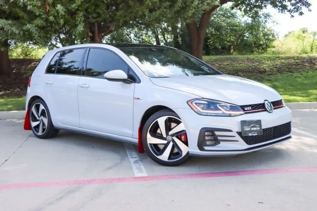 2018 Volkswagen Golf GTI photo 1