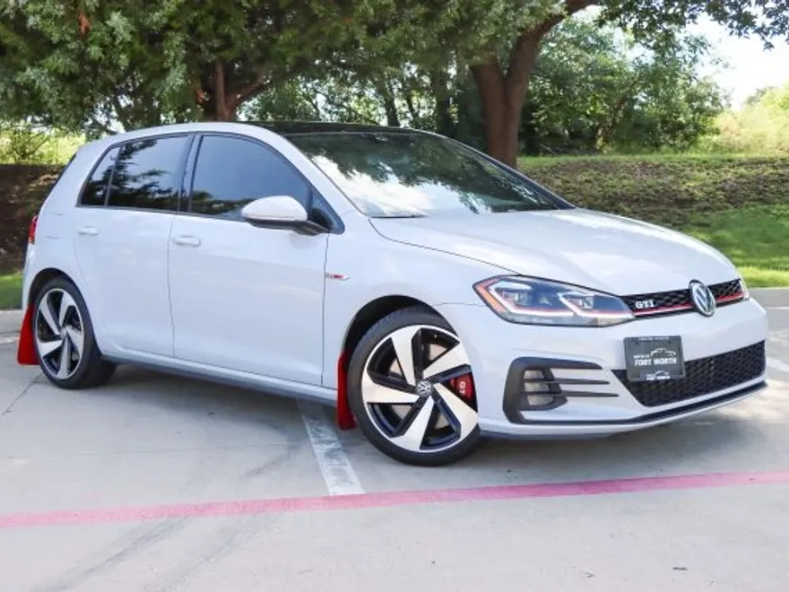 2018 Volkswagen Golf GTI photo 1