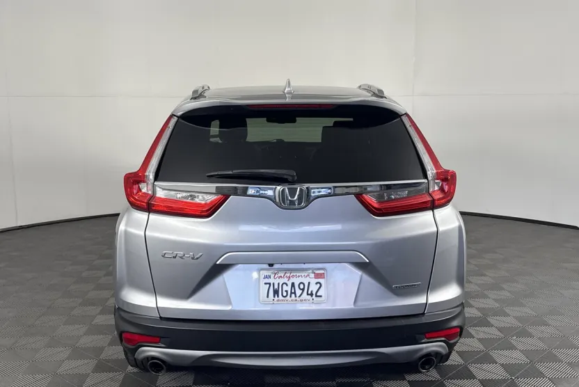 2017 Honda CR-V Touring photo 1