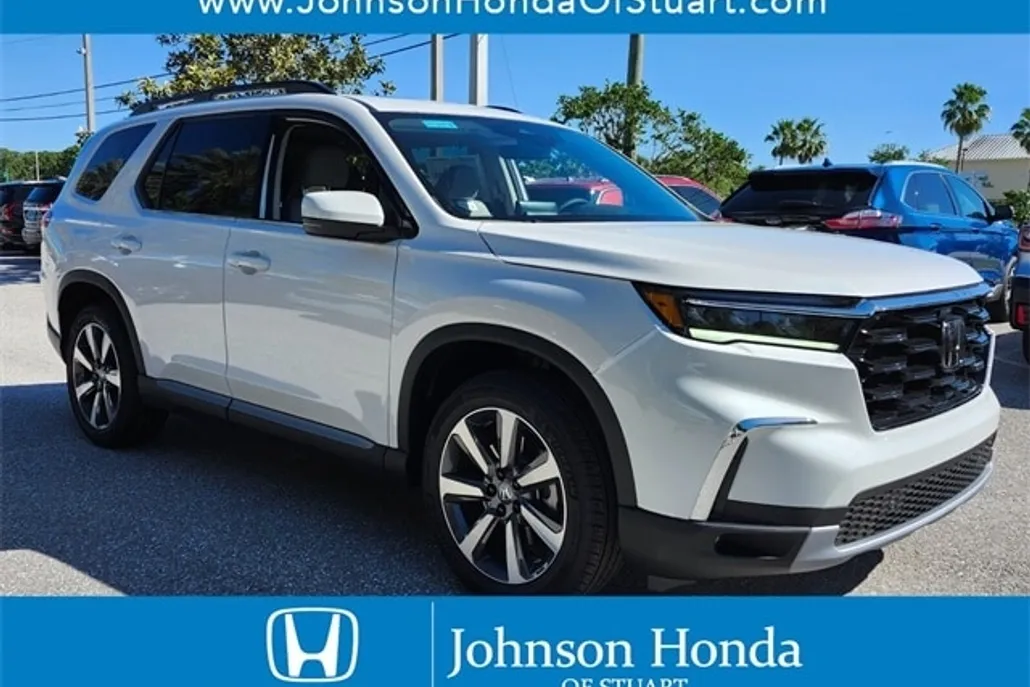 2025 Honda Pilot Touring photo 1