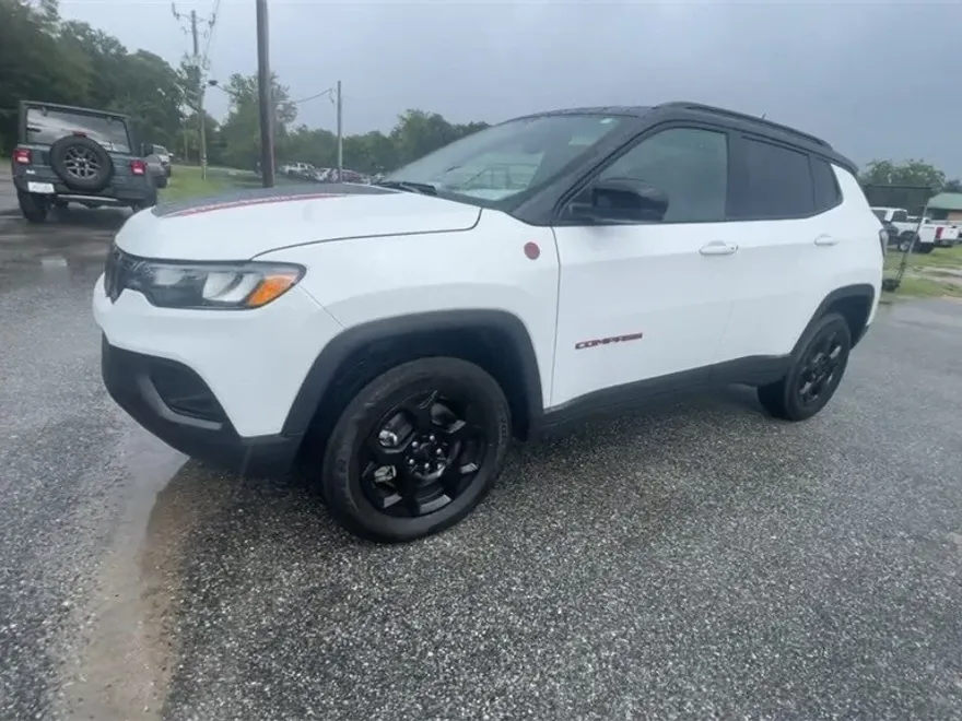 2023 Jeep Compass Trailhawk photo 1