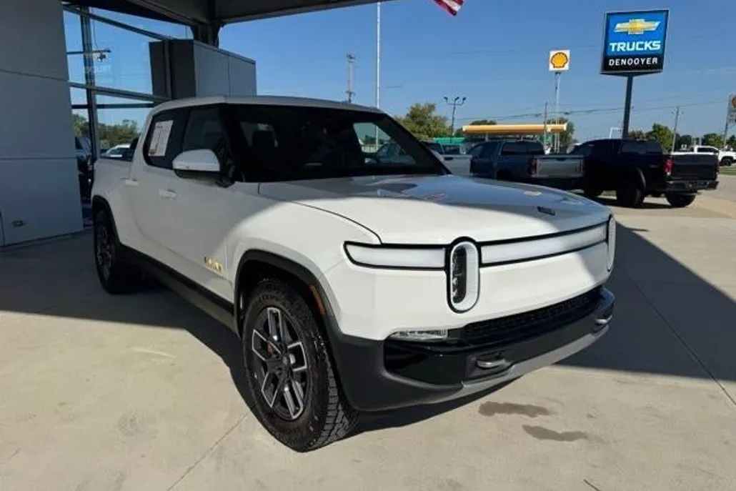 2022 Rivian R1T Launch Edition photo 1