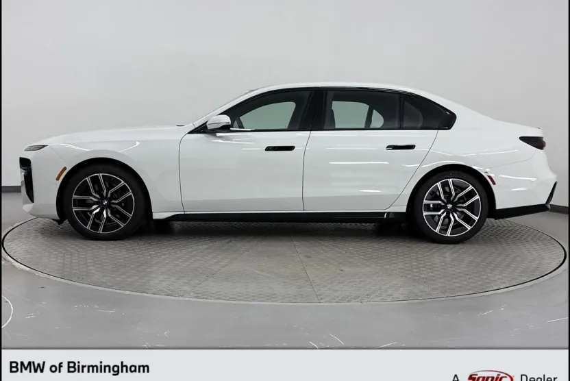 2025 Bmw 740i photo 1
