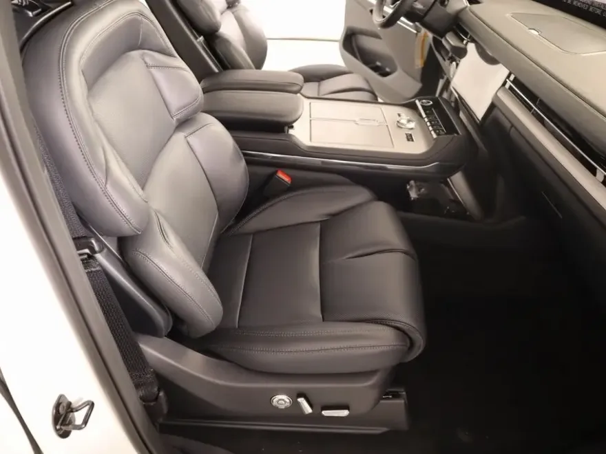 2025 Lincoln Navigator Reserve photo 1