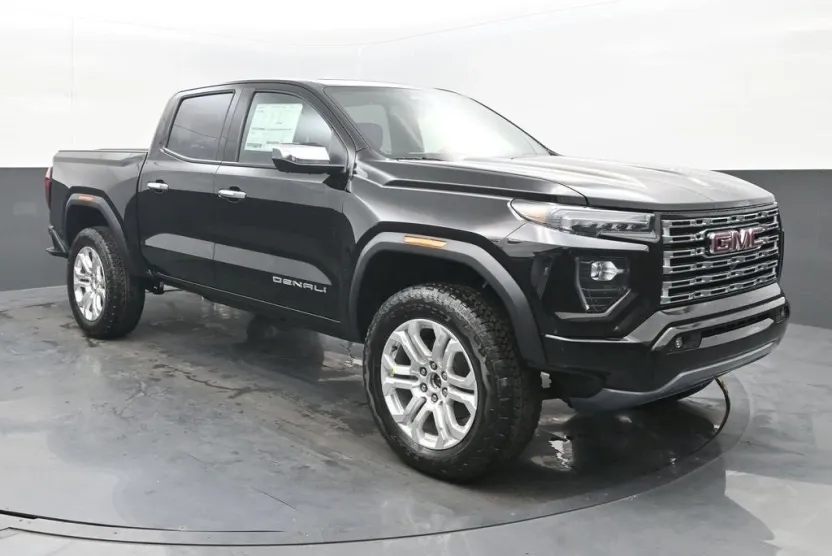 2025 Gmc Canyon Denali photo 1