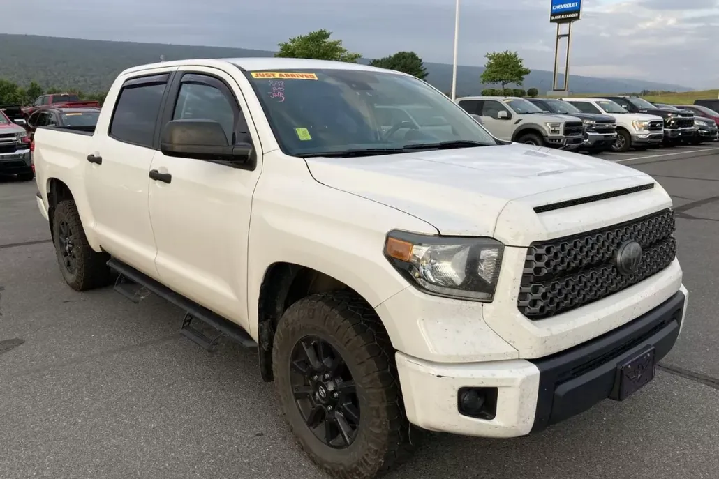 2020 Toyota Tundra SR5 CrewMax photo 1