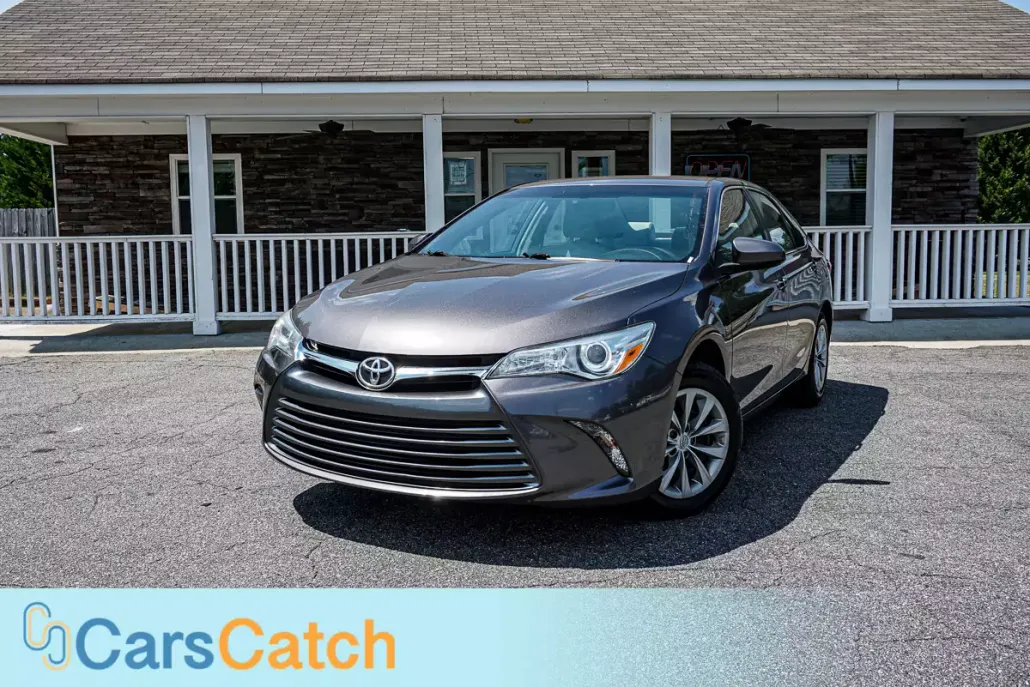 2016 Toyota Camry photo 1
