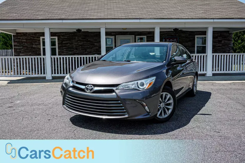 2016 Toyota Camry photo 1