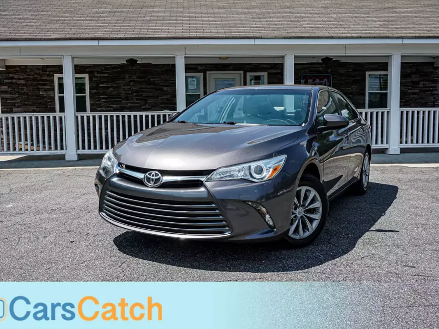 2016 Toyota Camry photo 1