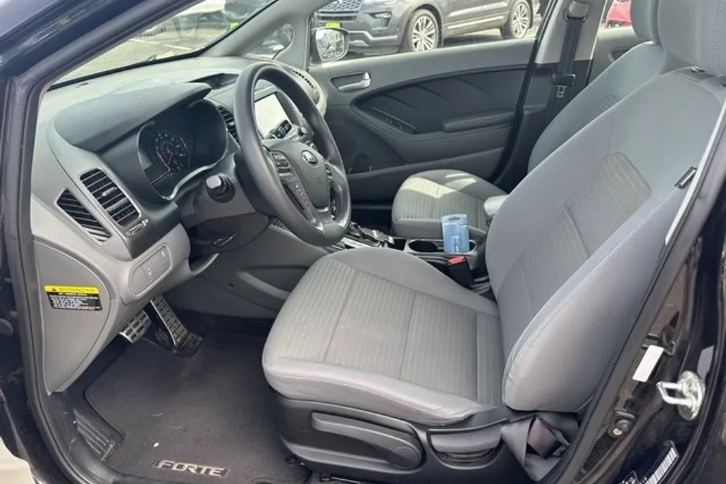 2018 Kia Forte LX photo 1
