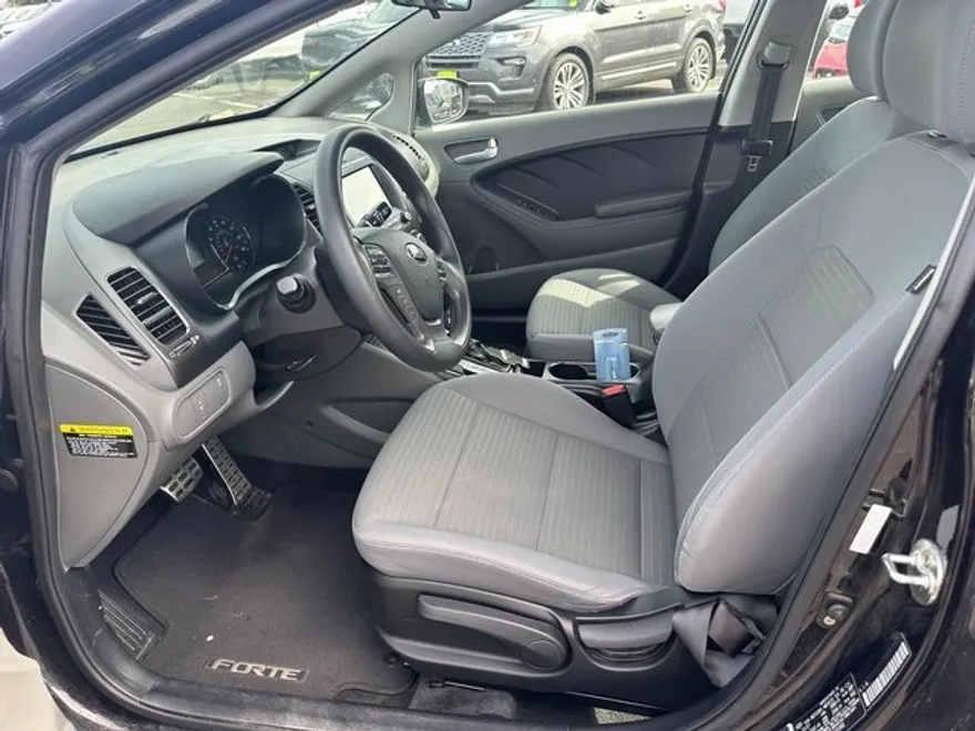 2018 Kia Forte LX photo 1