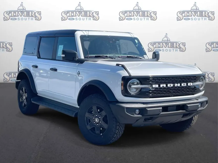 2025 Ford Bronco Outer Banks photo 1