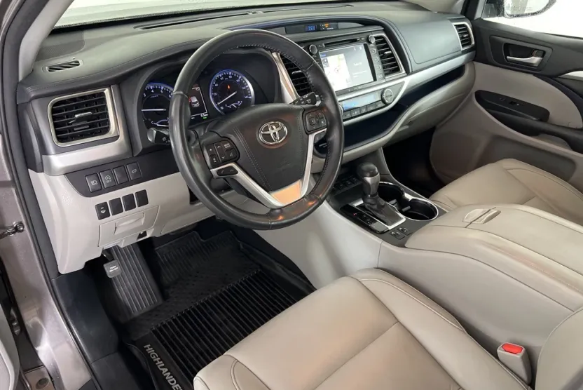 2018 Toyota Highlander XLE photo 1
