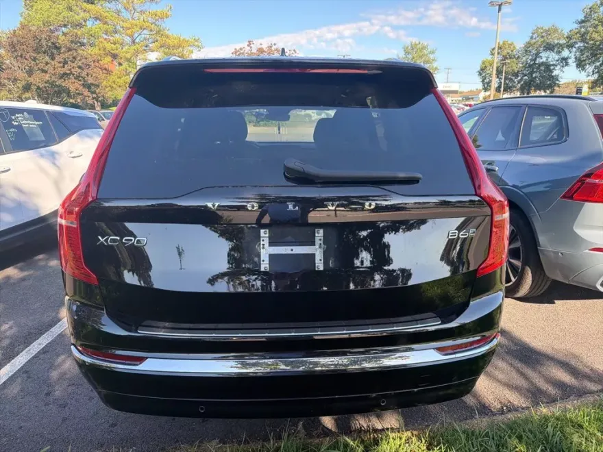 2024 Volvo XC90 Plus photo 1
